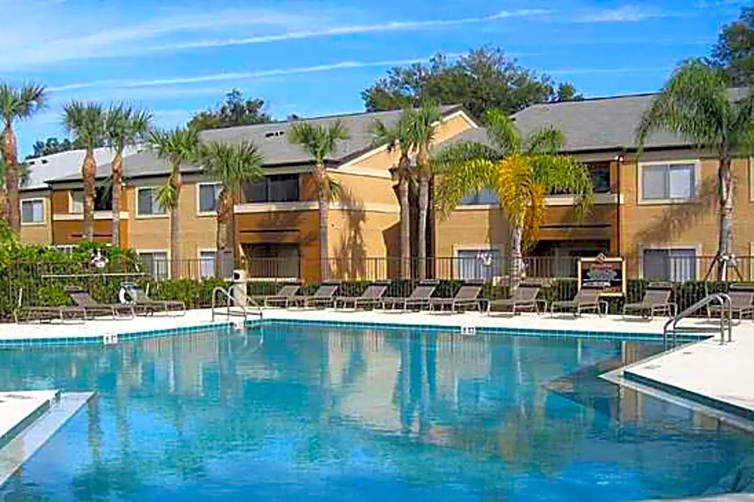 Oxford Square Apartments